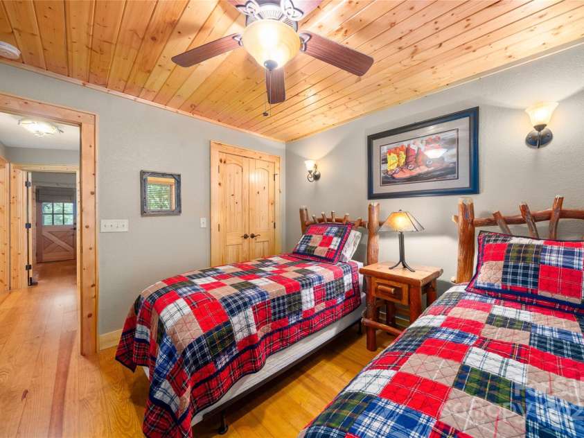 86 Sweet Birch Drive, Maggie Valley, NC 28751.  MLS# CAR4261566, YatesRealty ID 18106. 2nd bedroom