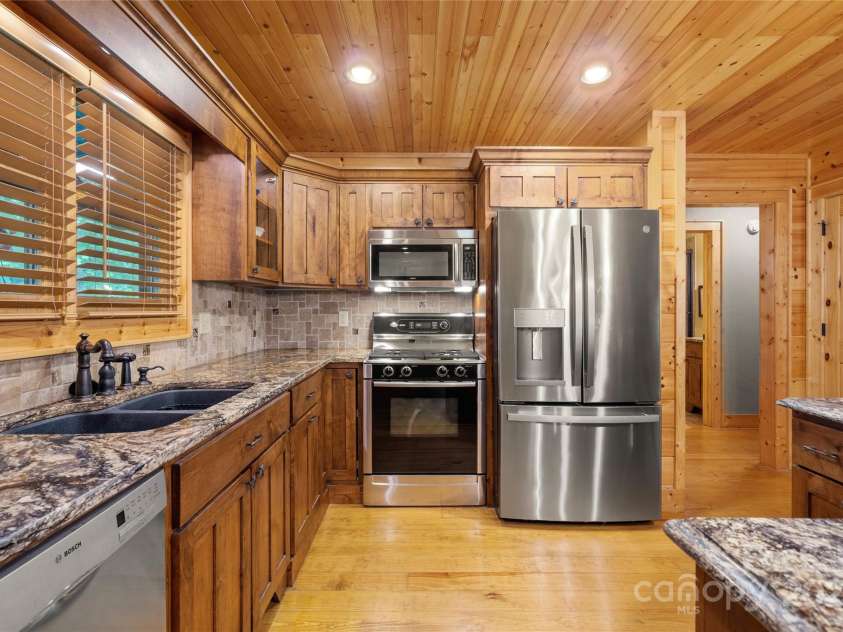 86 Sweet Birch Drive, Maggie Valley, NC 28751.  MLS# CAR4261566, YatesRealty ID 18106. Working triangle