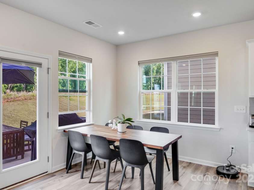 356 Runner Stone Lane, Fort Mill, SC 29715.  MLS# CAR4253320, YatesRealty ID 18108. 6-8 Seat Table can easily fit