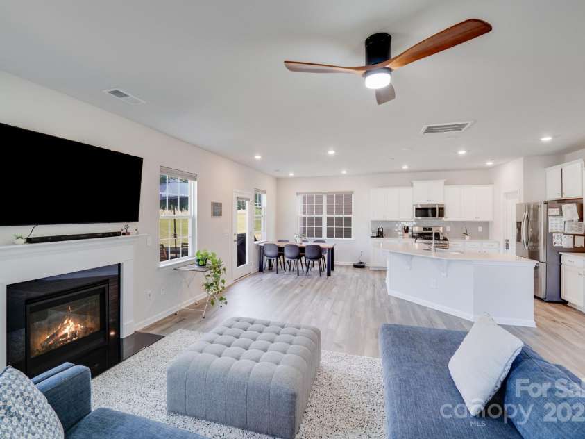 356 Runner Stone Lane, Fort Mill, SC 29715.  MLS# CAR4253320, YatesRealty ID 18108. 