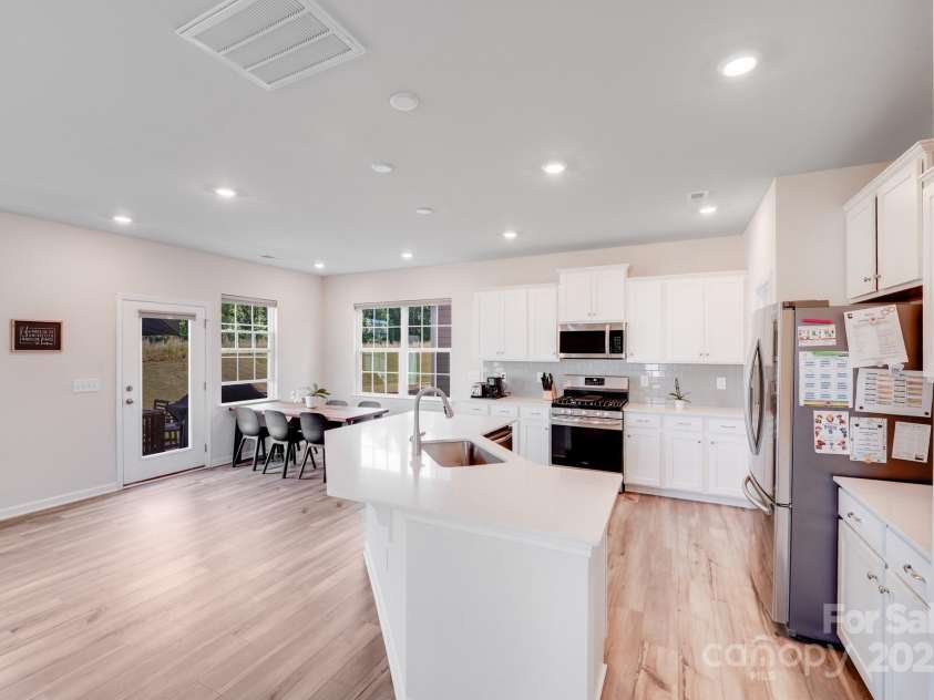 356 Runner Stone Lane, Fort Mill, SC 29715.  MLS# CAR4253320, YatesRealty ID 18108. 