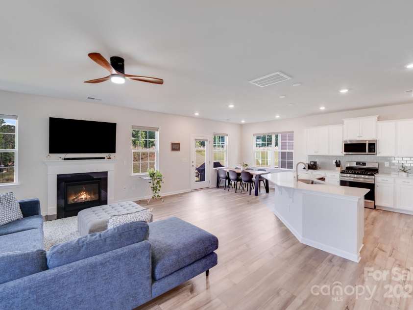 356 Runner Stone Lane, Fort Mill, SC 29715.  MLS# CAR4253320, YatesRealty ID 18108. Abundance of entertaining space