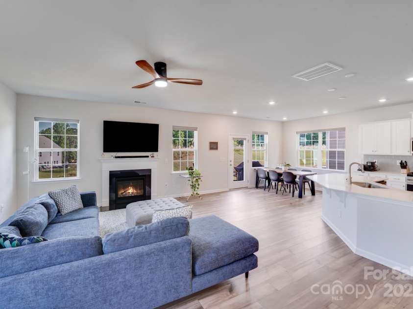 356 Runner Stone Lane, Fort Mill, SC 29715.  MLS# CAR4253320, YatesRealty ID 18108. Full Open Concept Floorpan