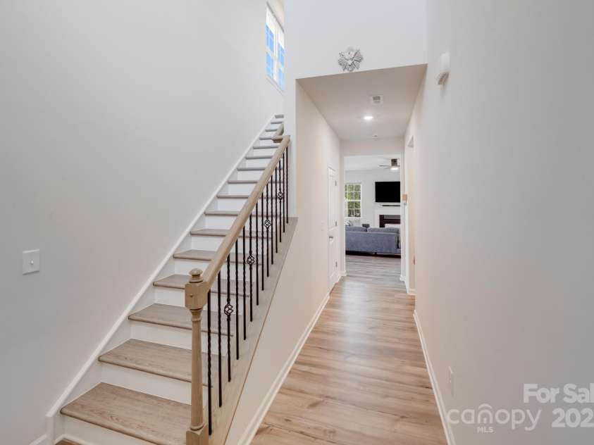 356 Runner Stone Lane, Fort Mill, SC 29715.  MLS# CAR4253320, YatesRealty ID 18108. Soaring foyer entrance