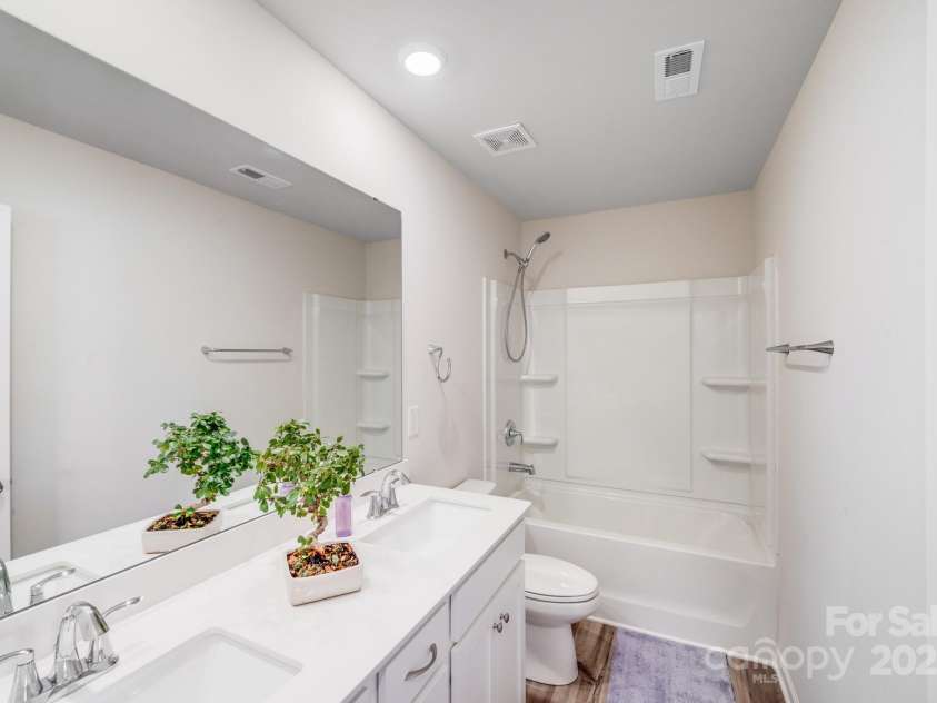 356 Runner Stone Lane, Fort Mill, SC 29715.  MLS# CAR4253320, YatesRealty ID 18108. Upper level bathroom