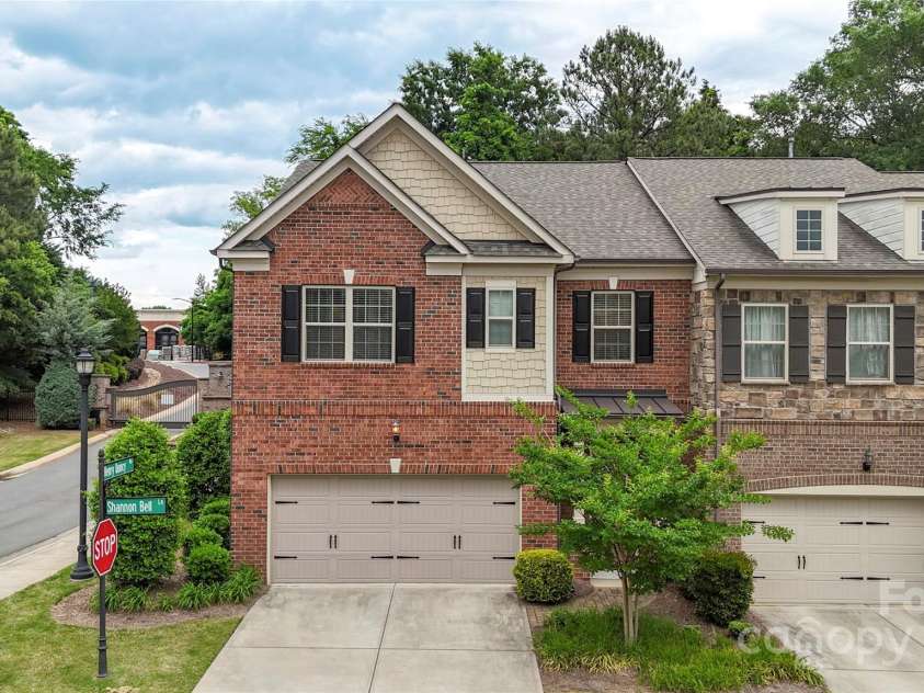 5422 Shannon Bell Lane, Charlotte, NC 28277.  MLS# CAR4253250, YatesRealty ID 18109. 