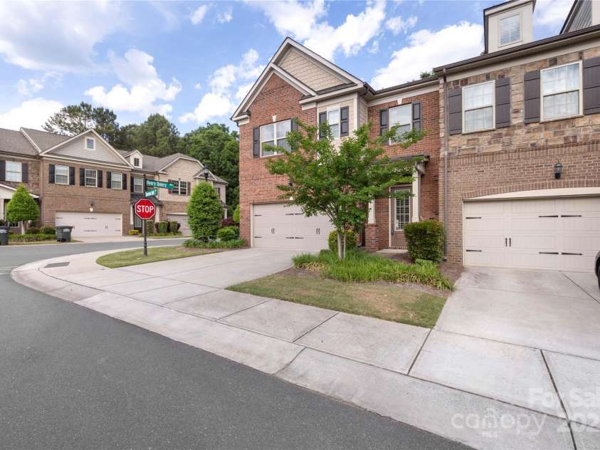 5422 Shannon Bell Lane, Charlotte, NC 28277.  MLS# CAR4253250, YatesRealty ID 18109. 