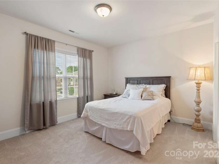 5422 Shannon Bell Lane, Charlotte, NC 28277.  MLS# CAR4253250, YatesRealty ID 18109. 
