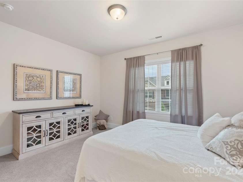 5422 Shannon Bell Lane, Charlotte, NC 28277.  MLS# CAR4253250, YatesRealty ID 18109. 