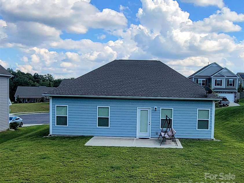 343 Ox Bow Circle, Mount Holly, NC 28120.  MLS# CAR4183677, YatesRealty ID 1811. 