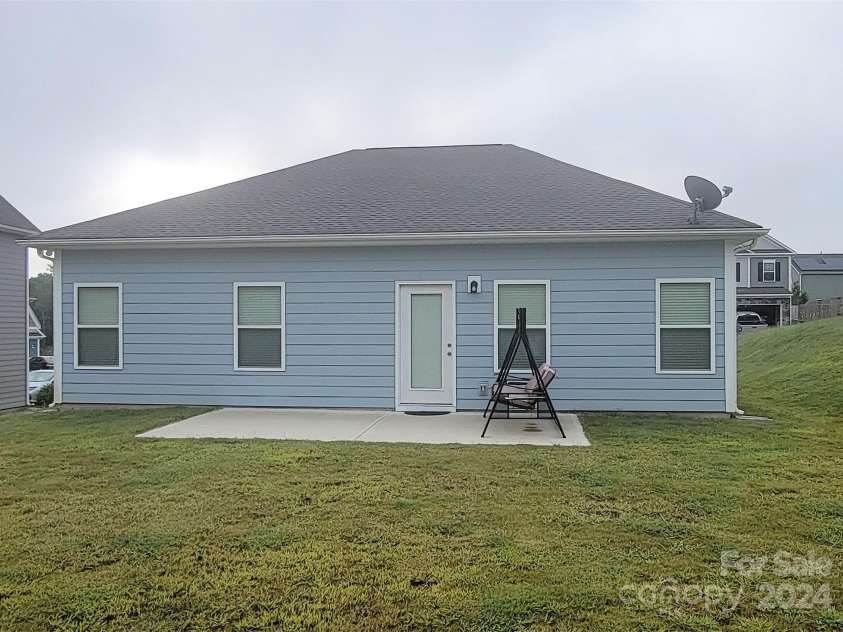 343 Ox Bow Circle, Mount Holly, NC 28120.  MLS# CAR4183677, YatesRealty ID 1811. 