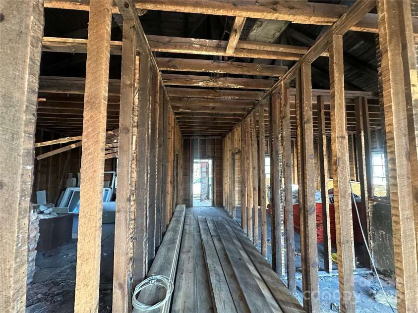 58 Oak Street, Great Falls, SC 29055.  MLS# CAR4314926, YatesRealty ID 1811. 