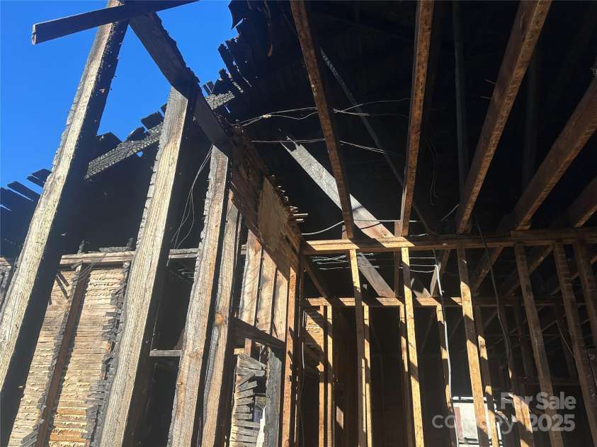 58 Oak Street, Great Falls, SC 29055.  MLS# CAR4314926, YatesRealty ID 1811. 