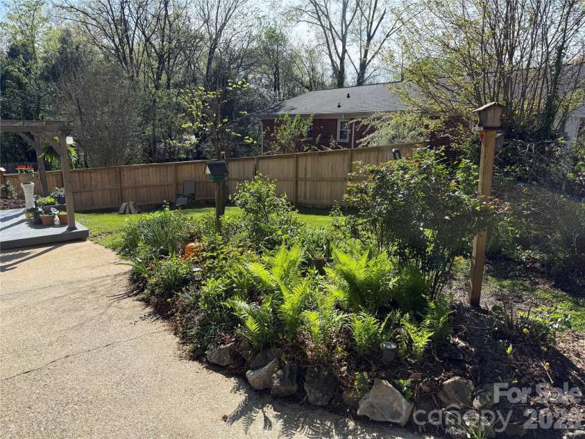 110 Lincoln Avenue, Marion, NC 28752.  MLS# CAR4366576, YatesRealty ID 18110. 