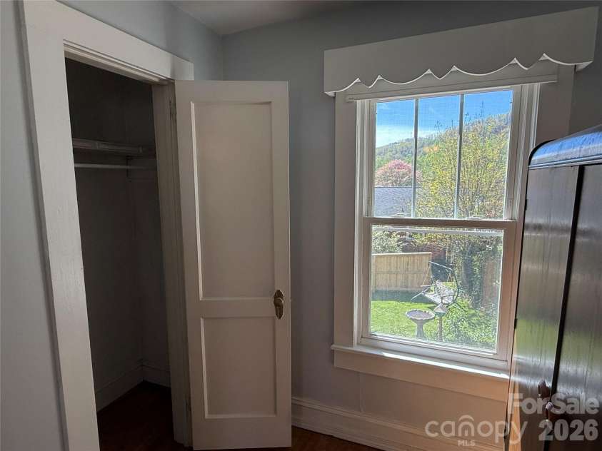 110 Lincoln Avenue, Marion, NC 28752.  MLS# CAR4366576, YatesRealty ID 18110. 