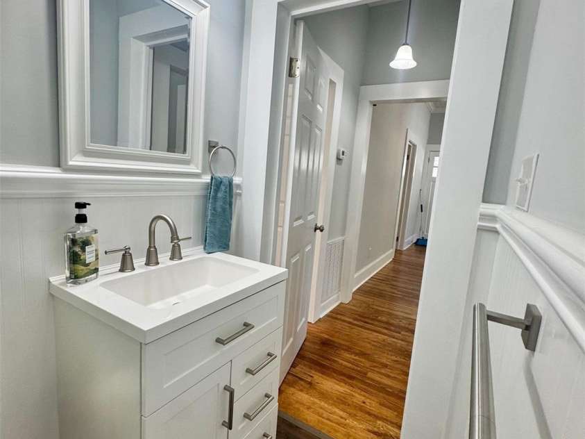 315 Lowrance Avenue, Mooresville, NC 28115.  MLS# CAR4376744, YatesRealty ID 18111. 
