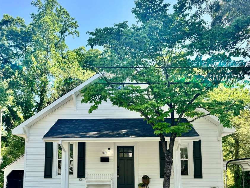 315 Lowrance Avenue, Mooresville, NC 28115.  MLS# CAR4376744, YatesRealty ID 18111. 
