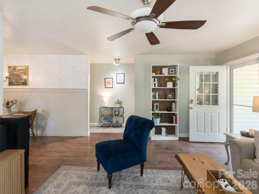10 McTindal Circle, Asheville, NC 28803.  MLS# CAR4375699, YatesRealty ID 18112. 