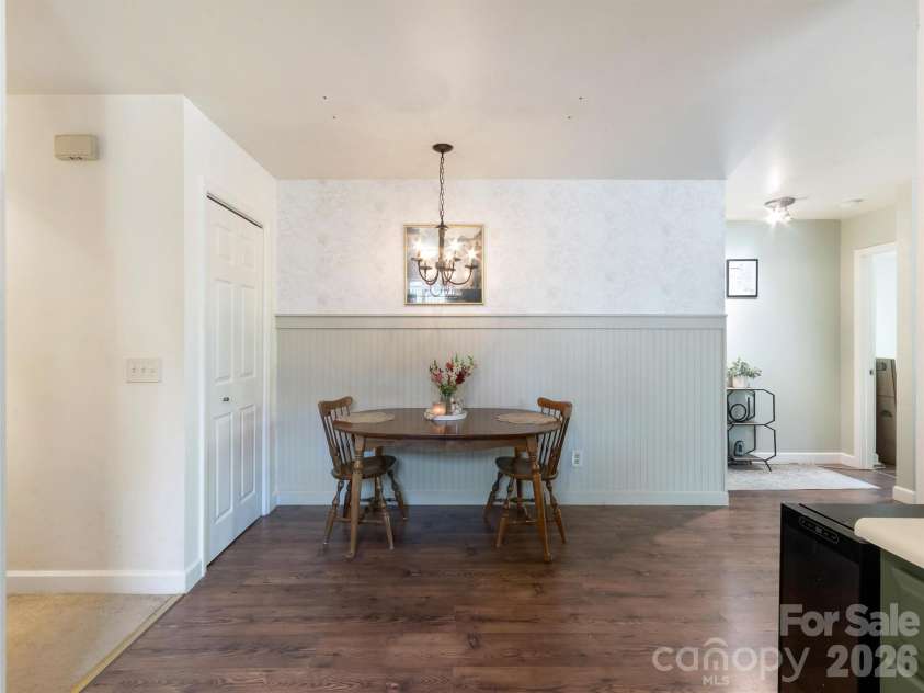10 McTindal Circle, Asheville, NC 28803.  MLS# CAR4375699, YatesRealty ID 18112. 