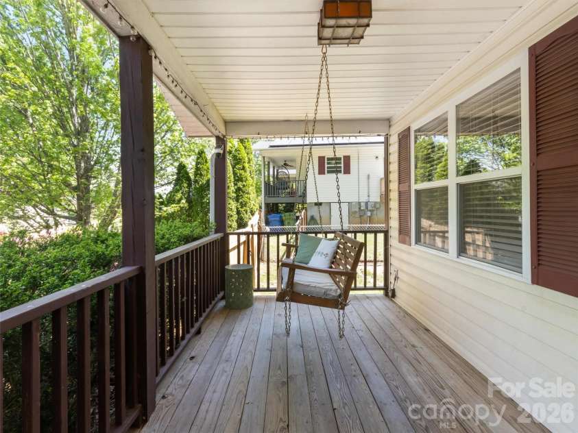 10 McTindal Circle, Asheville, NC 28803.  MLS# CAR4375699, YatesRealty ID 18112. 