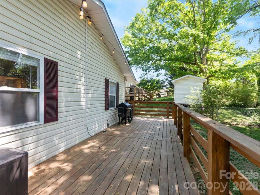 10 McTindal Circle, Asheville, NC 28803.  MLS# CAR4375699, YatesRealty ID 18112. 