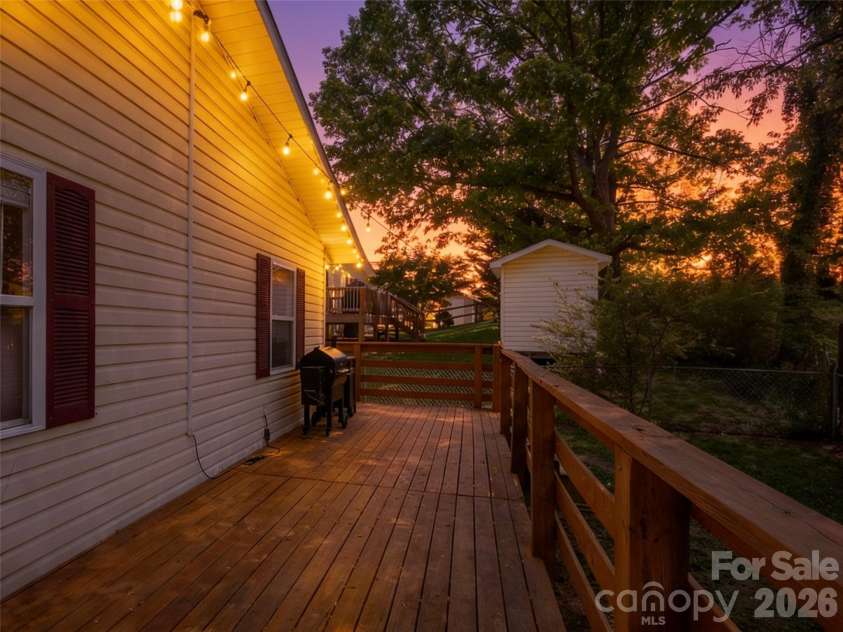10 McTindal Circle, Asheville, NC 28803.  MLS# CAR4375699, YatesRealty ID 18112. 