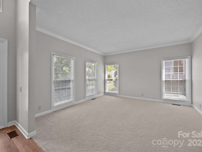 9000 Stourbridge Drive, Huntersville, NC 28078.  MLS# CAR4247651, YatesRealty ID 18112. 