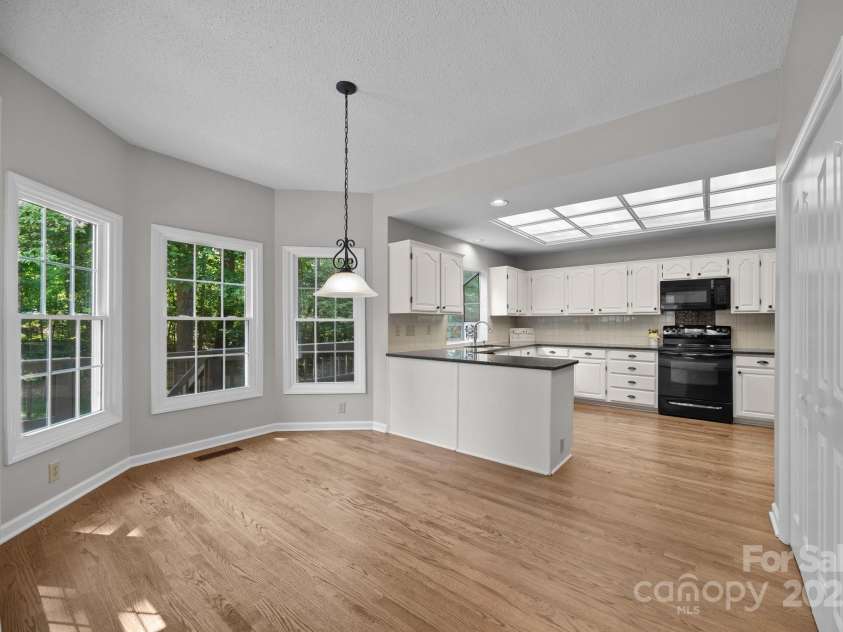 9000 Stourbridge Drive, Huntersville, NC 28078.  MLS# CAR4247651, YatesRealty ID 18112. 