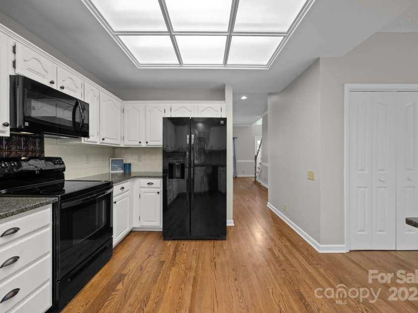 9000 Stourbridge Drive, Huntersville, NC 28078.  MLS# CAR4247651, YatesRealty ID 18112. 