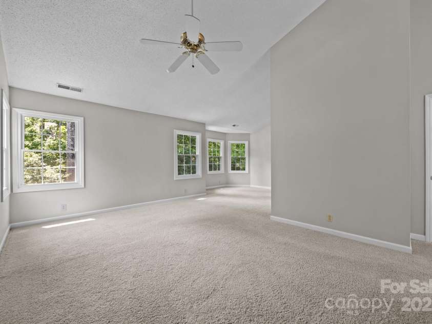 9000 Stourbridge Drive, Huntersville, NC 28078.  MLS# CAR4247651, YatesRealty ID 18112. 