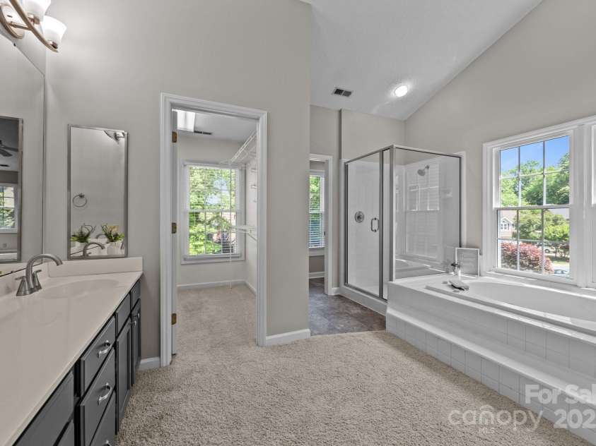 9000 Stourbridge Drive, Huntersville, NC 28078.  MLS# CAR4247651, YatesRealty ID 18112. 