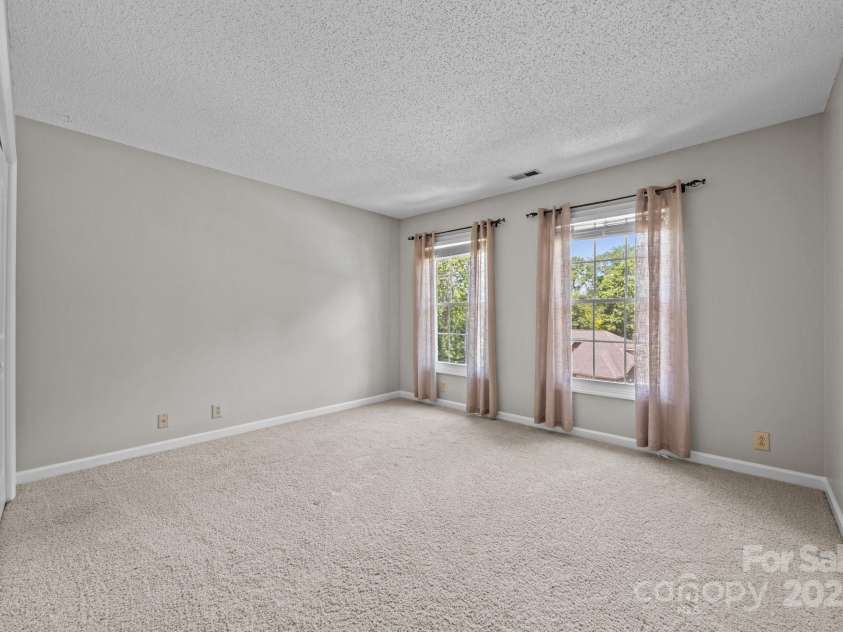 9000 Stourbridge Drive, Huntersville, NC 28078.  MLS# CAR4247651, YatesRealty ID 18112. 