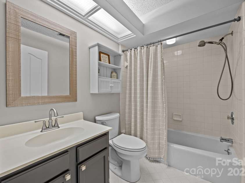 9000 Stourbridge Drive, Huntersville, NC 28078.  MLS# CAR4247651, YatesRealty ID 18112. 