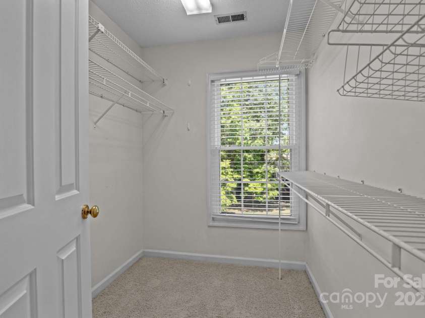 9000 Stourbridge Drive, Huntersville, NC 28078.  MLS# CAR4247651, YatesRealty ID 18112. 