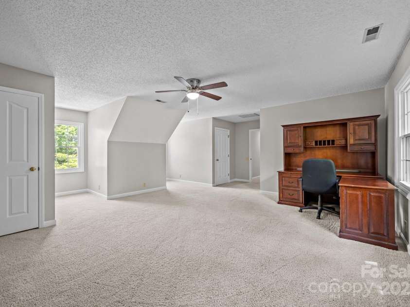 9000 Stourbridge Drive, Huntersville, NC 28078.  MLS# CAR4247651, YatesRealty ID 18112. 