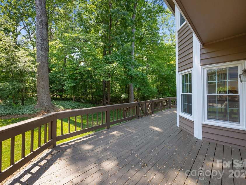 9000 Stourbridge Drive, Huntersville, NC 28078.  MLS# CAR4247651, YatesRealty ID 18112. 