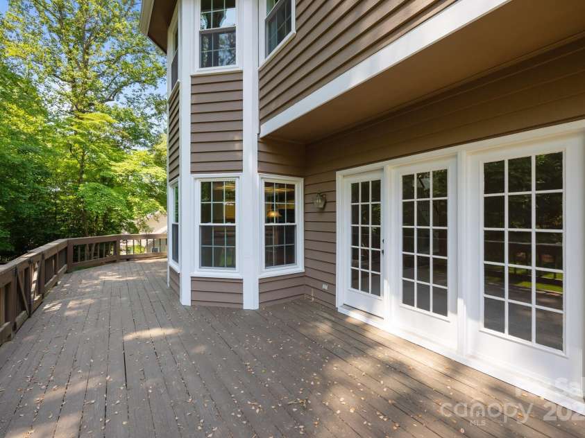 9000 Stourbridge Drive, Huntersville, NC 28078.  MLS# CAR4247651, YatesRealty ID 18112. 