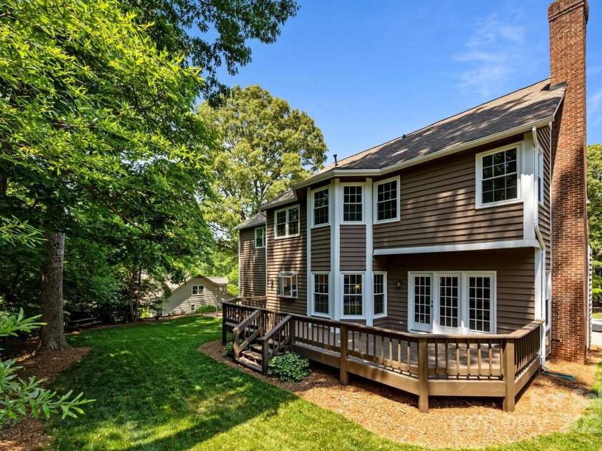 9000 Stourbridge Drive, Huntersville, NC 28078.  MLS# CAR4247651, YatesRealty ID 18112. 