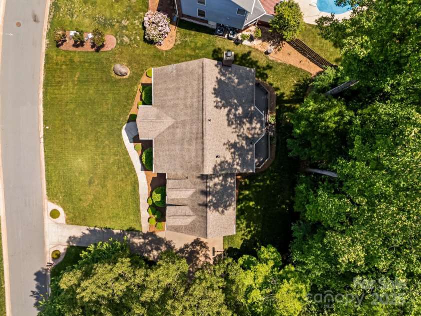 9000 Stourbridge Drive, Huntersville, NC 28078.  MLS# CAR4247651, YatesRealty ID 18112. 