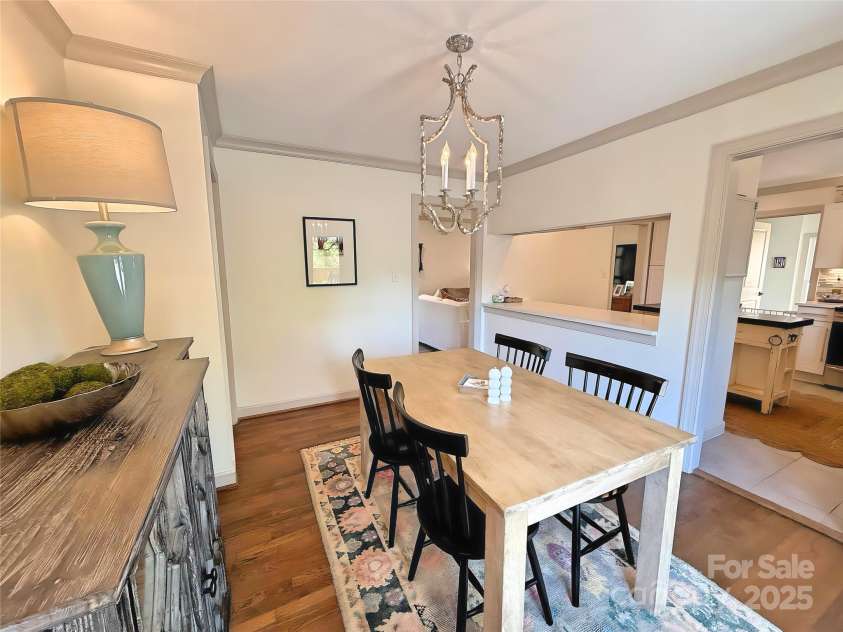 5033 Baylor Drive, Charlotte, NC 28210.  MLS# CAR4263114, YatesRealty ID 18114. 