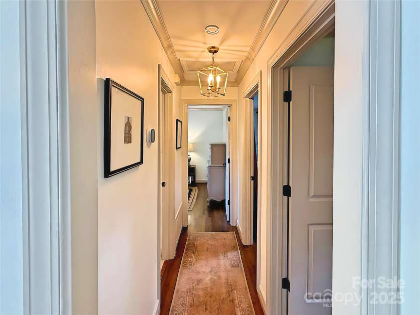 5033 Baylor Drive, Charlotte, NC 28210.  MLS# CAR4263114, YatesRealty ID 18114. 