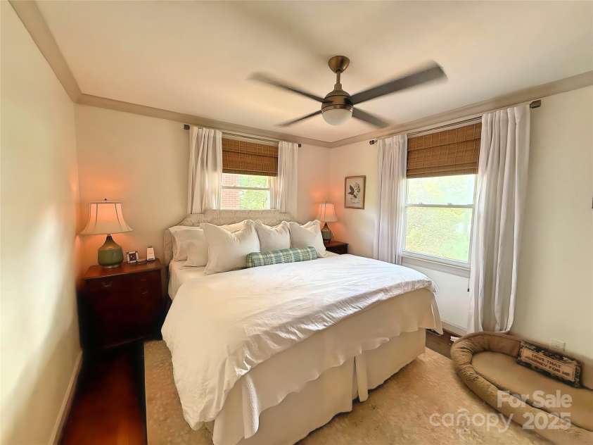 5033 Baylor Drive, Charlotte, NC 28210.  MLS# CAR4263114, YatesRealty ID 18114. 