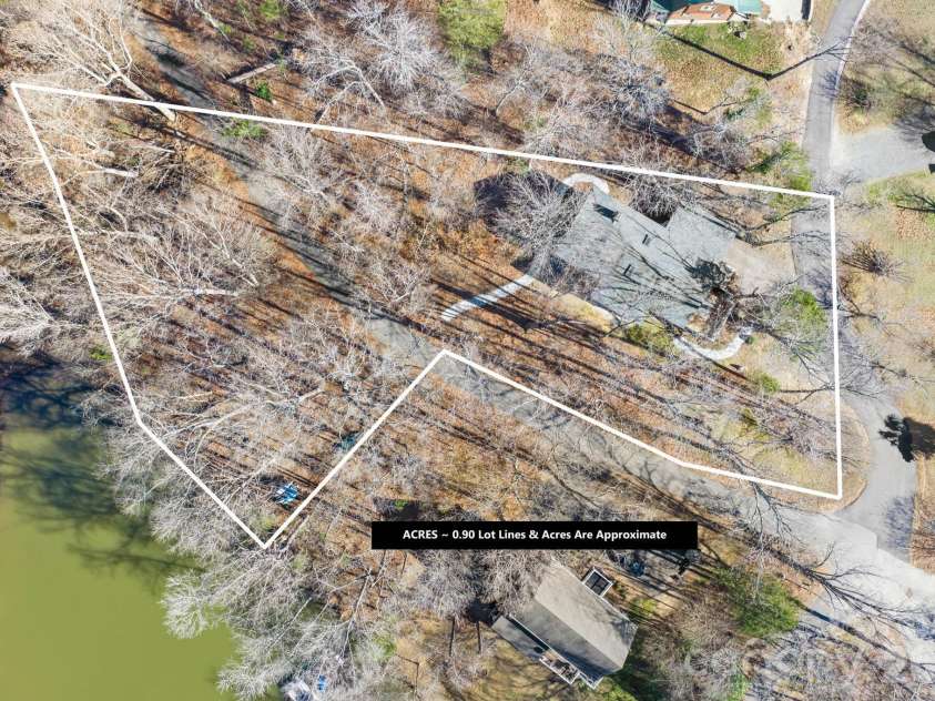 294 Carroll Cove, Clover, SC 29710.  MLS# CAR4337194, YatesRealty ID 18115. Lot lines (approx)