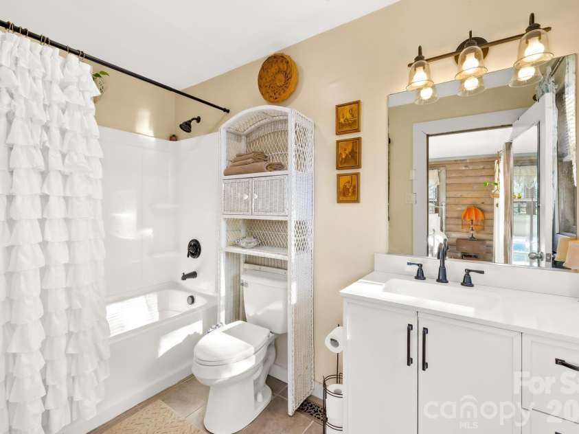 294 Carroll Cove, Clover, SC 29710.  MLS# CAR4337194, YatesRealty ID 18115. Primary bath (ensuite)