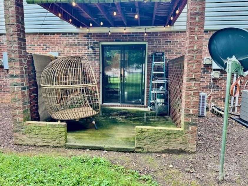 123 23rd Street, Hickory, NC 28601.  MLS# CAR4290287, YatesRealty ID 18116. 