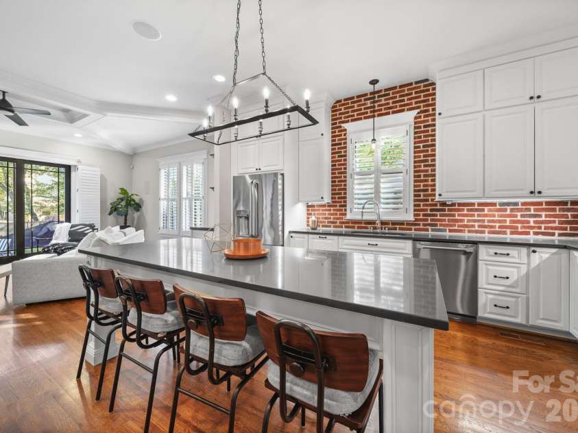 1117 Pamlico Street, Charlotte, NC 28205.  MLS# CAR4368610, YatesRealty ID 18118. 