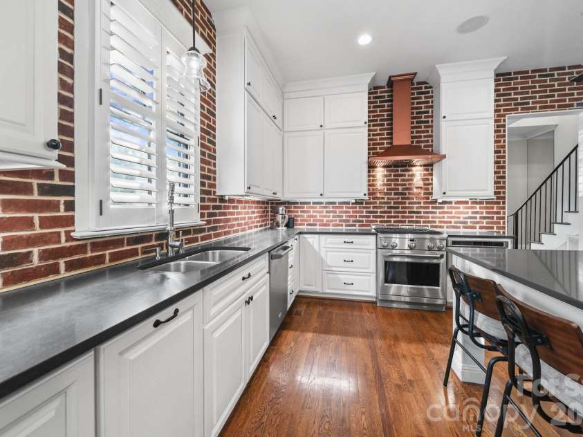 1117 Pamlico Street, Charlotte, NC 28205.  MLS# CAR4368610, YatesRealty ID 18118. 