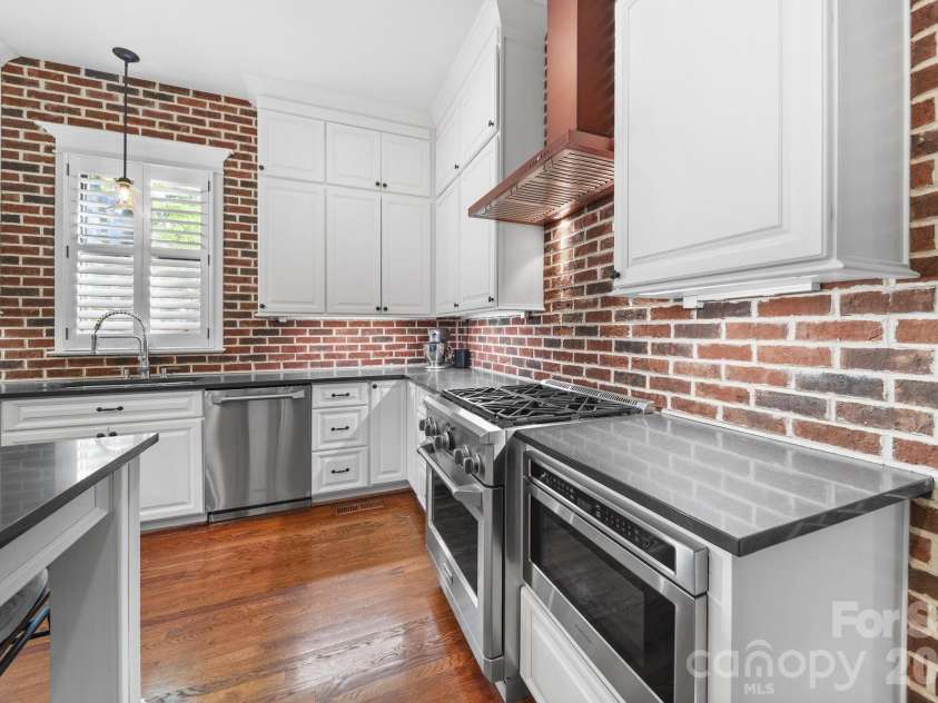 1117 Pamlico Street, Charlotte, NC 28205.  MLS# CAR4368610, YatesRealty ID 18118. 