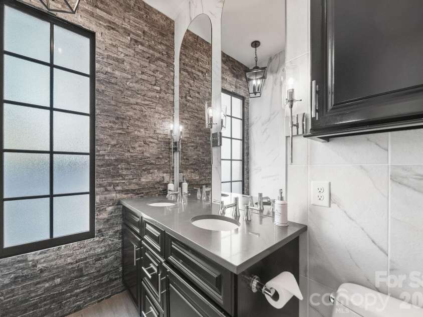 1117 Pamlico Street, Charlotte, NC 28205.  MLS# CAR4368610, YatesRealty ID 18118. 