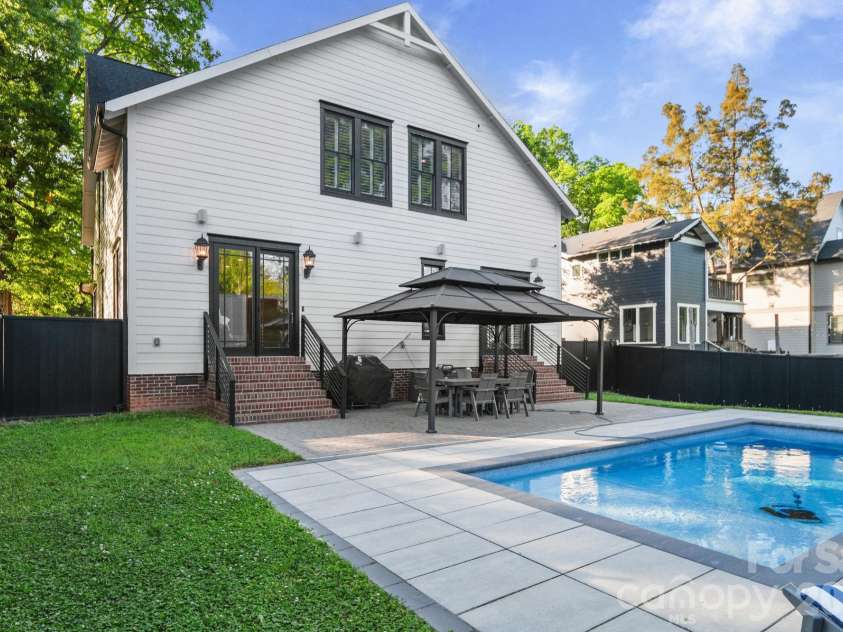 1117 Pamlico Street, Charlotte, NC 28205.  MLS# CAR4368610, YatesRealty ID 18118. 